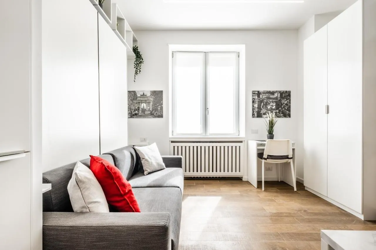 City Life House-Red San Siro & Duomo Apartment Milan