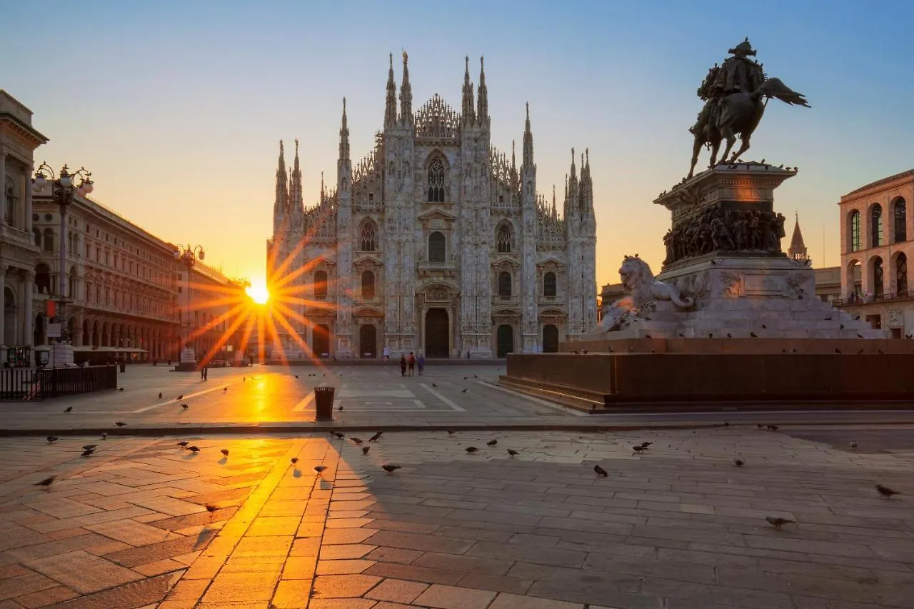 City Life House-Red San Siro & Duomo Apartment Milan