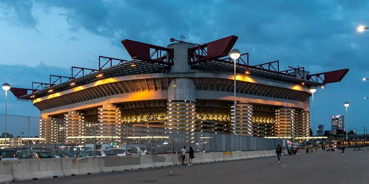 City Life House-Red San Siro & Duomo Apartment Milan