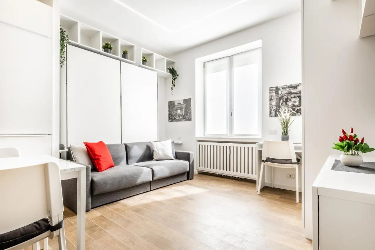 City Life House-Red San Siro & Duomo Apartment Milan