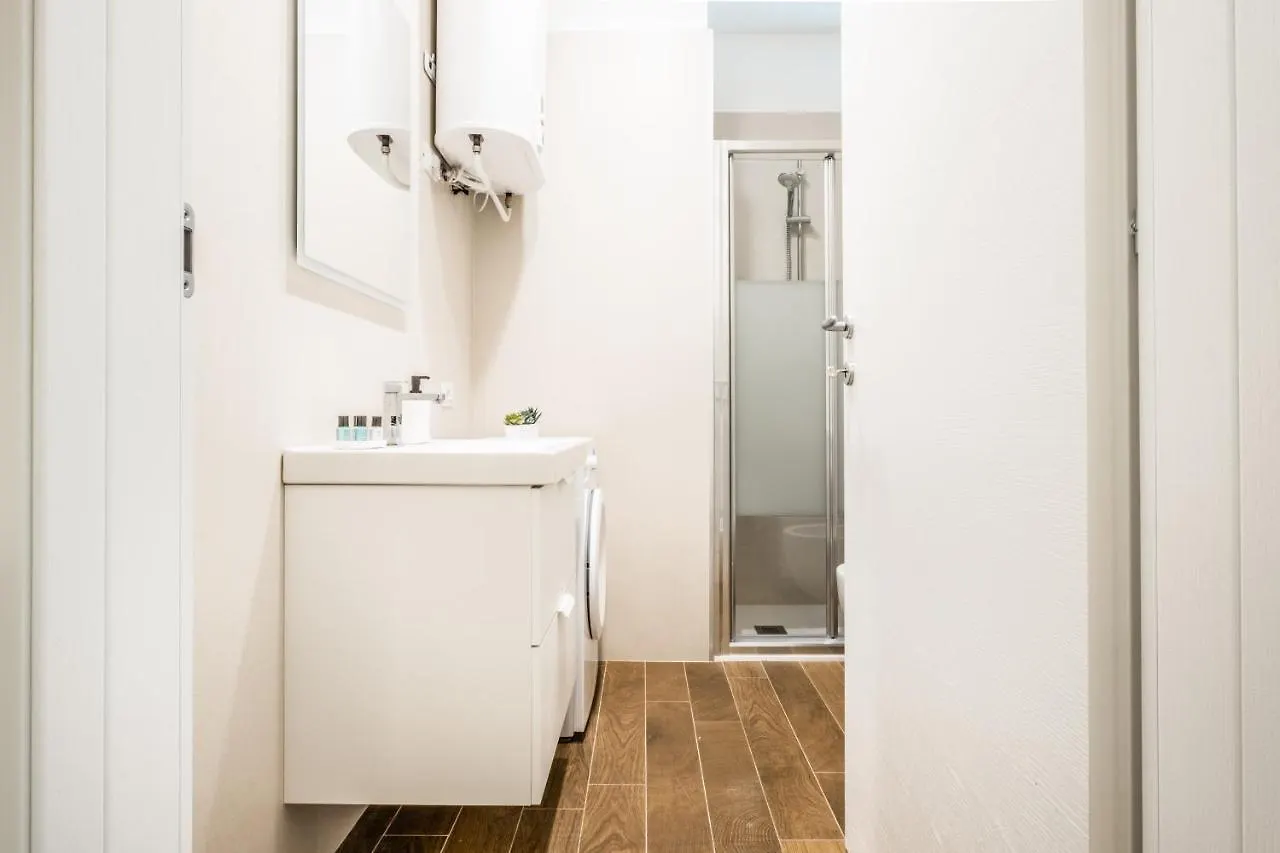 City Life House-Red San Siro & Duomo Apartment Milan